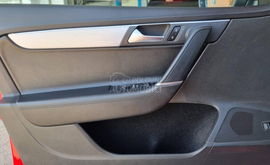 Volkswagen Passat B7 DSG/HIGHLINE