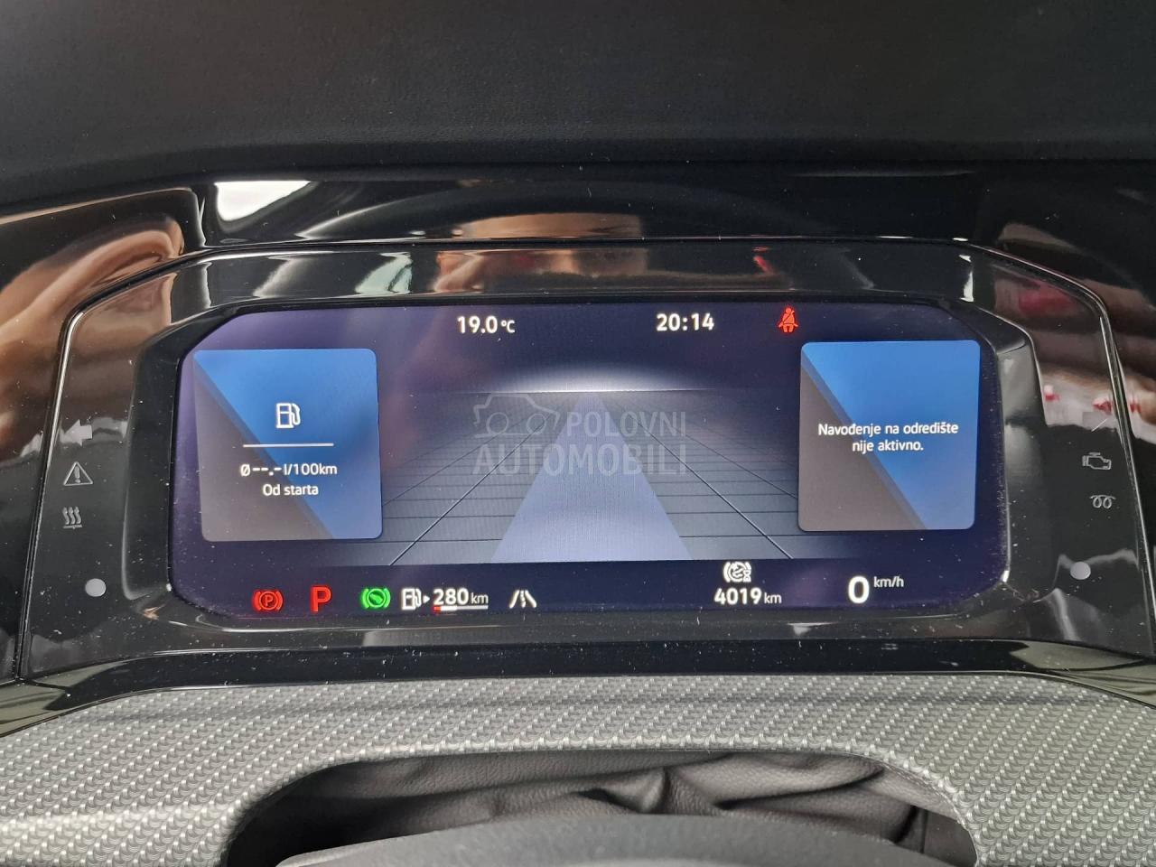 Volkswagen Golf 8 1.5 eTSI  R-LINE