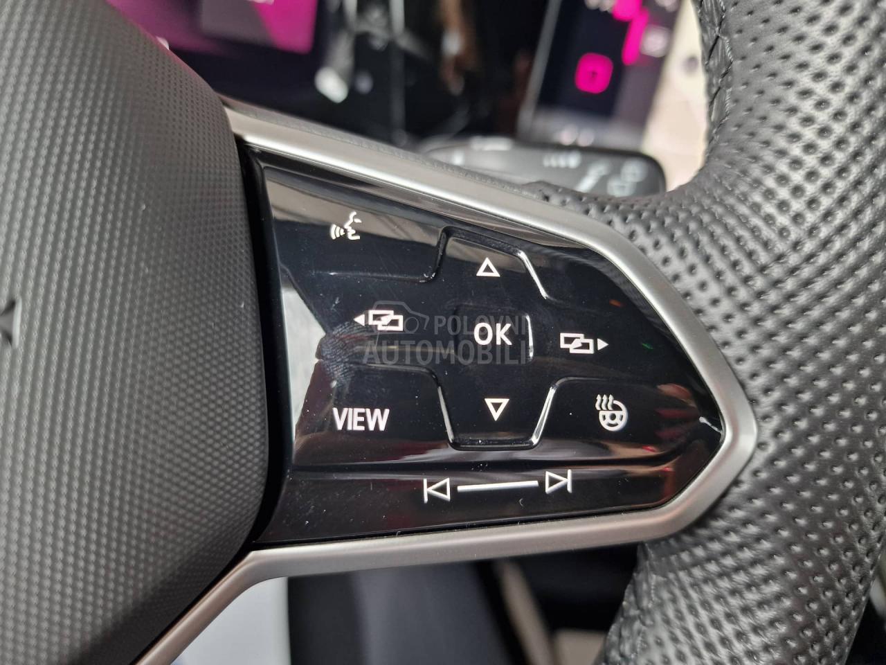 Volkswagen Golf 8 1.5 eTSI  R-LINE