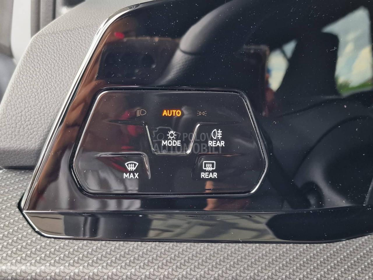 Volkswagen Golf 8 1.5 eTSI  R-LINE