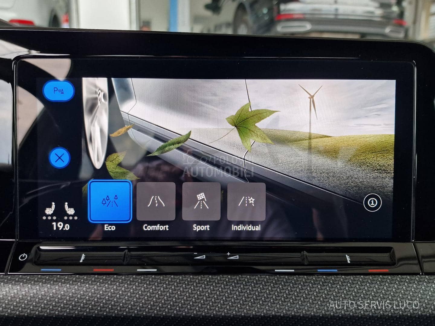 Volkswagen Golf 8 1.5 eTSI  R-LINE