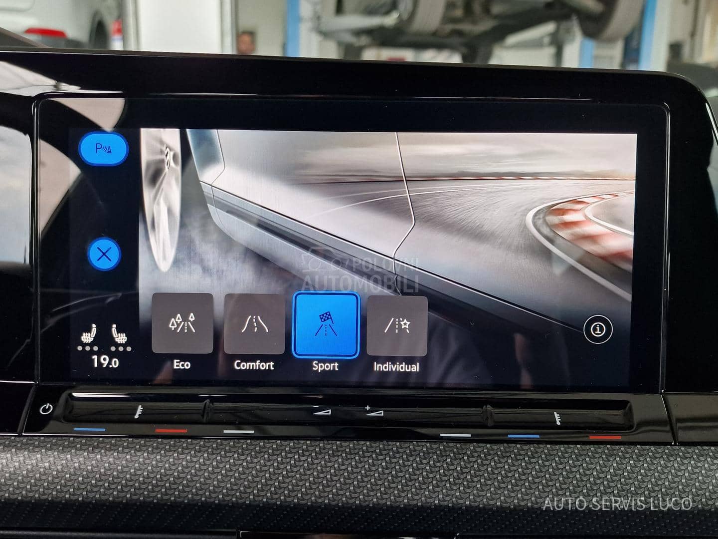 Volkswagen Golf 8 1.5 eTSI  R-LINE