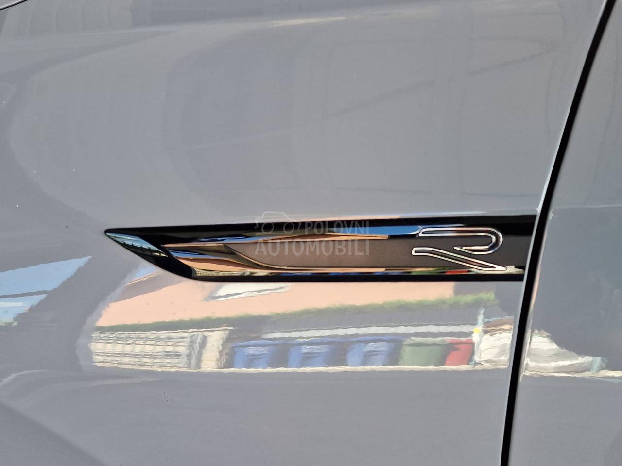 Volkswagen Golf 8 1.5 eTSI  R-LINE