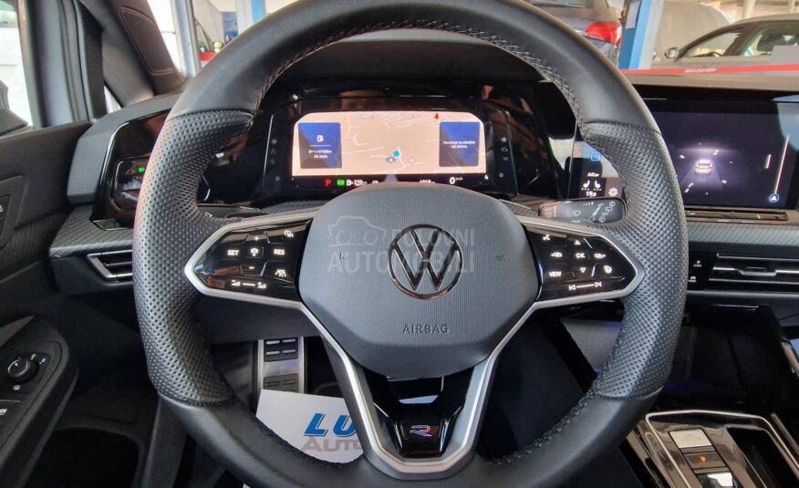 Volkswagen Golf 8 1.5 eTSI  R-LINE