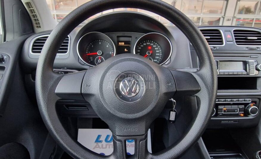 Volkswagen Golf 6 1.6 TDI/SERVIS/T O P