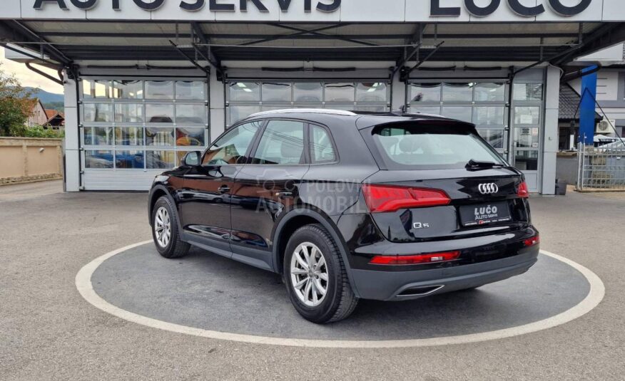 Audi Q5 2.0TDI/Buisnes/MY21