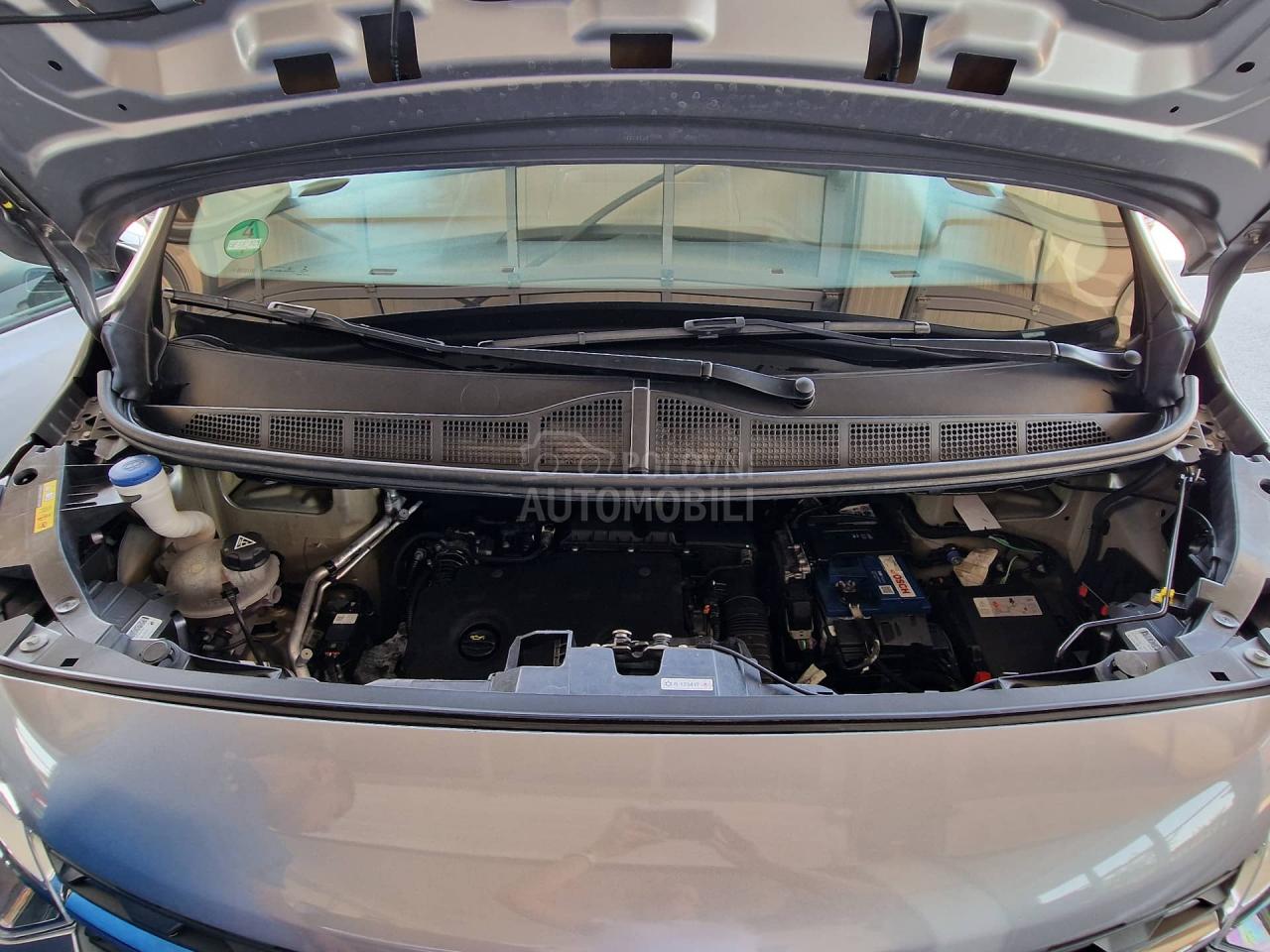 Opel Zafira 1.5 D VIVARO 9 SED