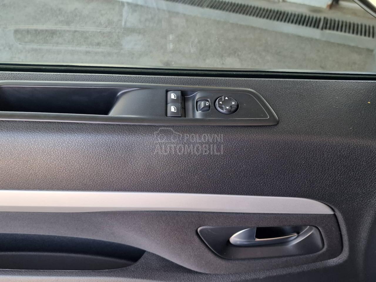 Opel Zafira 1.5 D VIVARO 9 SED