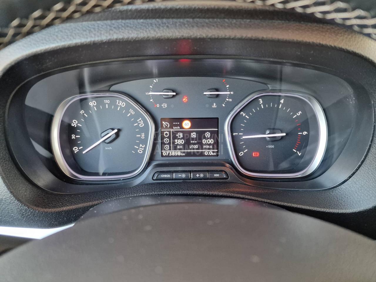 Opel Zafira 1.5 D VIVARO 9 SED