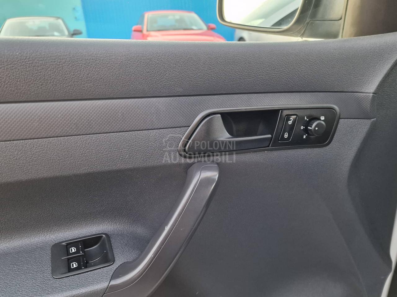 Volkswagen Caddy 1.6 TDI kuka  n o v