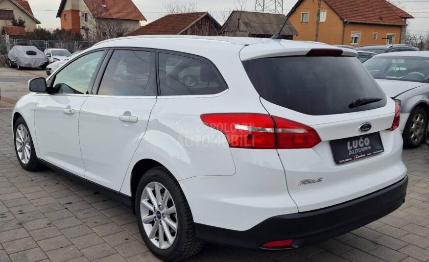 Ford Focus 1.5 kamera 145 h k m