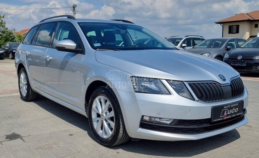 Škoda Octavia 1.6 TDI DSG R kamera