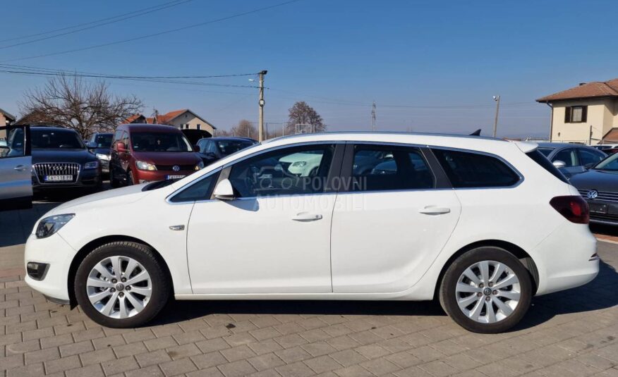 Opel Astra J 1.6 CDTI R kamera