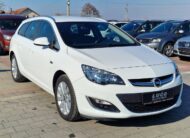 Opel Astra J 1.6 CDTI R kamera