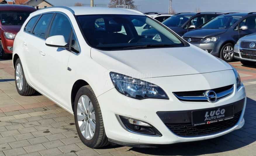 Opel Astra J 1.6 CDTI R kamera