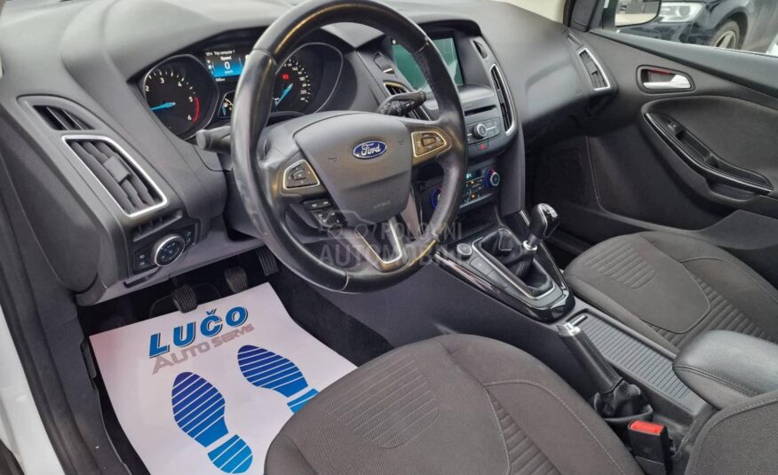 Ford Focus 1.5 kamera 145 h k m