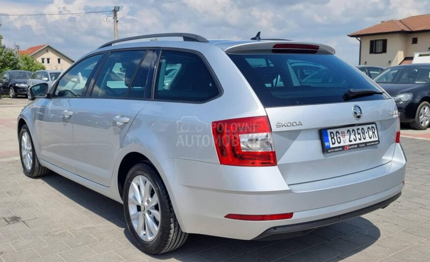 Škoda Octavia 1.6 TDI DSG R kamera