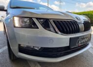 Škoda Octavia 1.6 TDI DSG R kamera