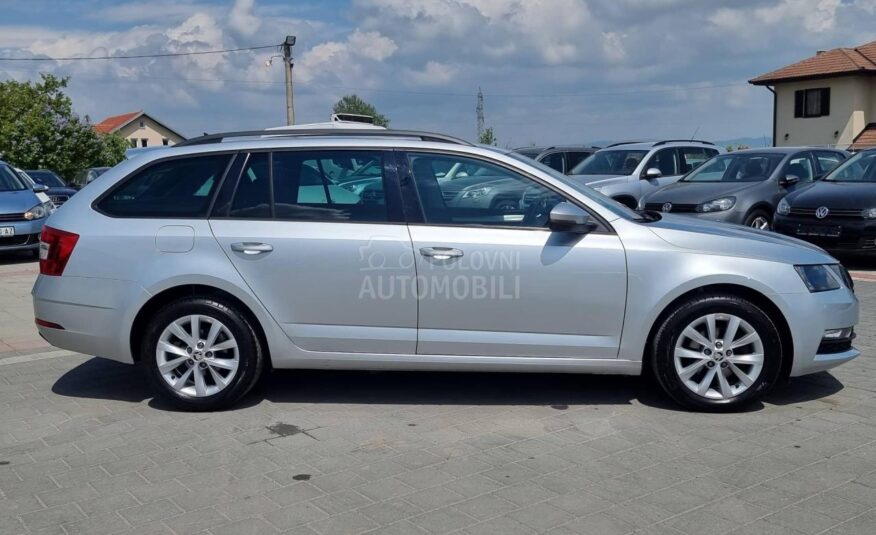 Škoda Octavia 1.6 TDI DSG R kamera