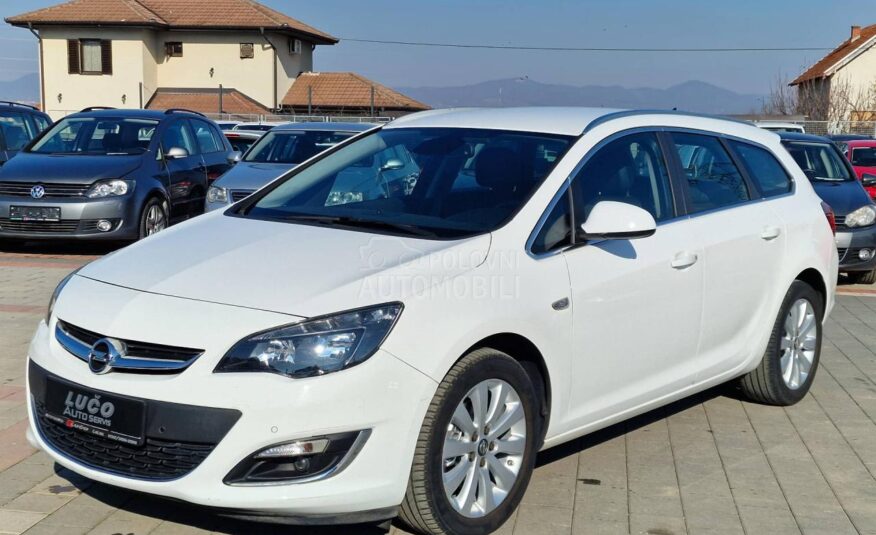 Opel Astra J 1.6 CDTI R kamera