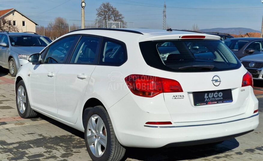 Opel Astra J 1.6 CDTI  153 h k m