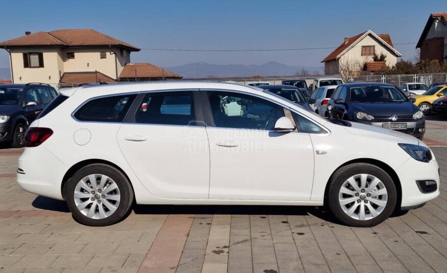 Opel Astra J 1.6 CDTI R kamera