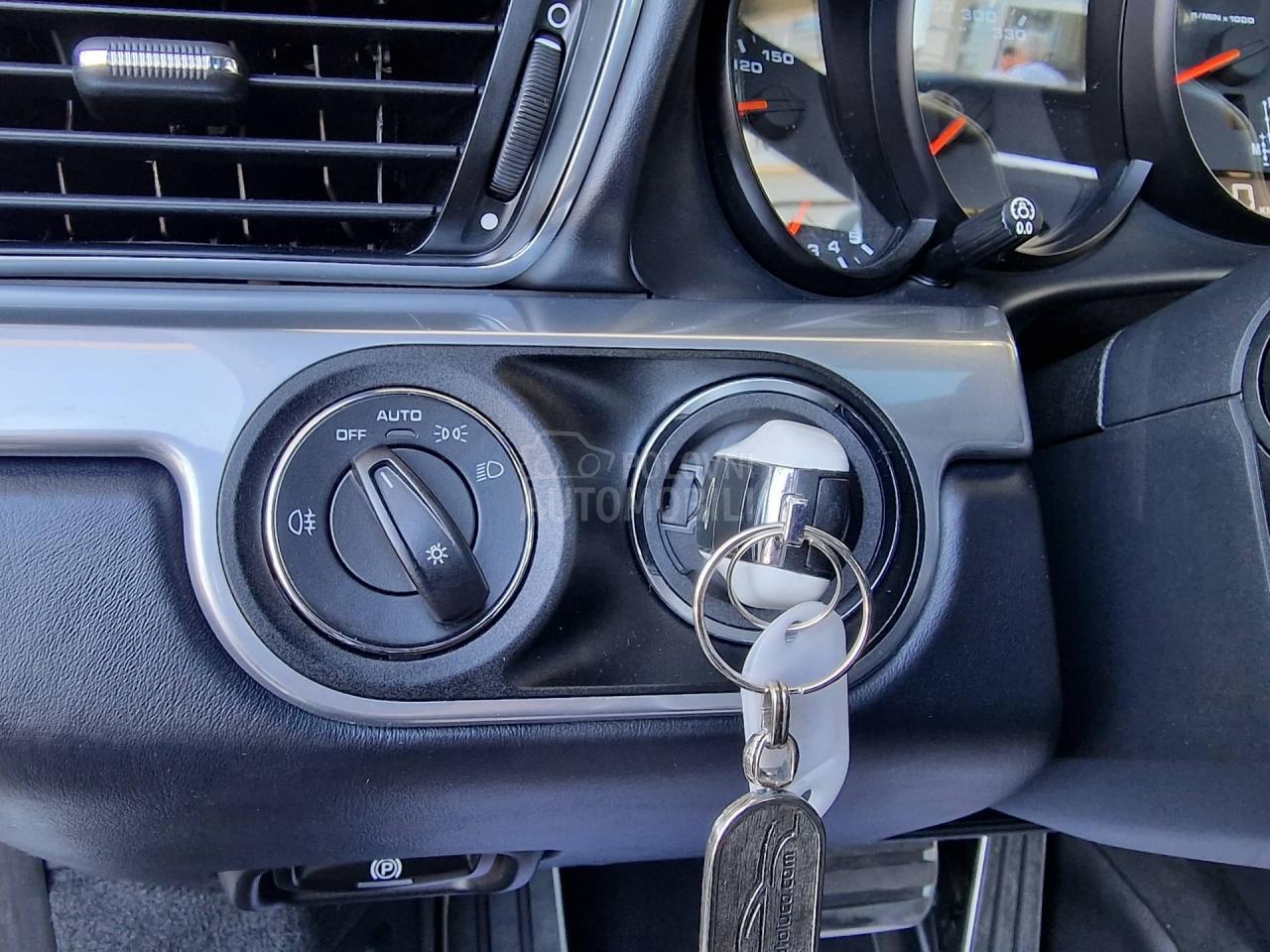 Porsche 911 Carrera 4