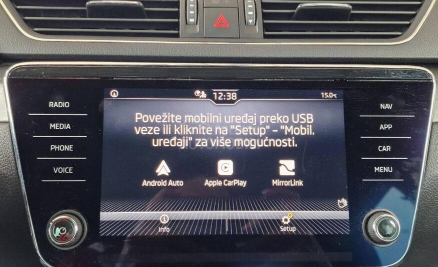 Škoda Superb 2.0 TDI DSG R kamera