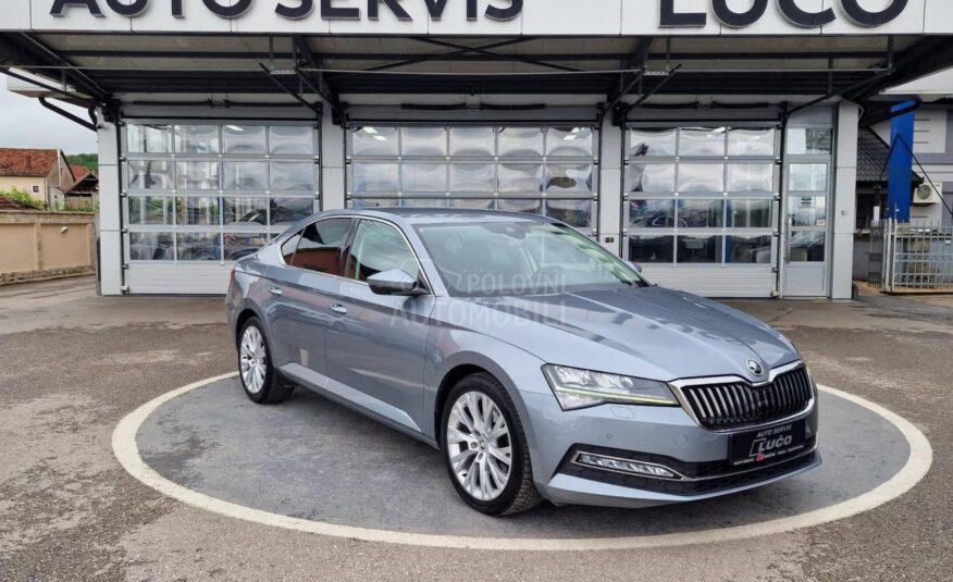Škoda Superb 2.0 TDI DSG R kamera