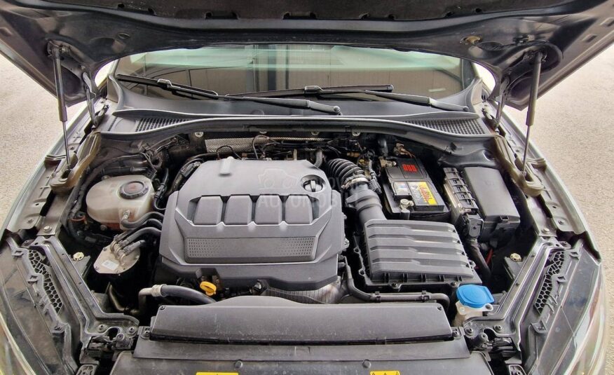 Škoda Superb 2.0 TDI DSG R kamera