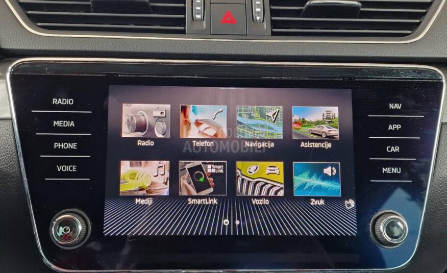 Škoda Superb 2.0 TDI DSG R kamera