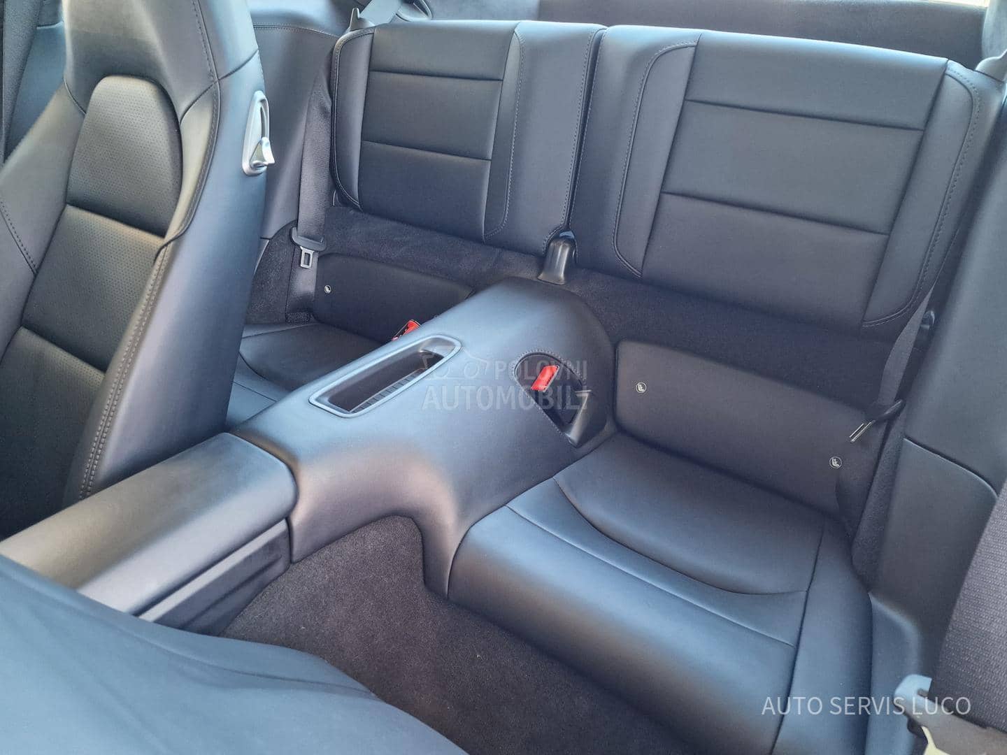 Porsche 911 Carrera 4