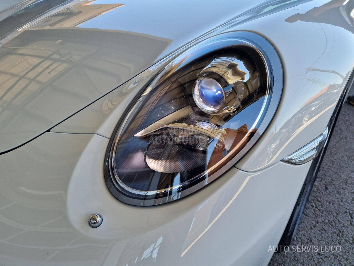 Porsche 911 Carrera 4