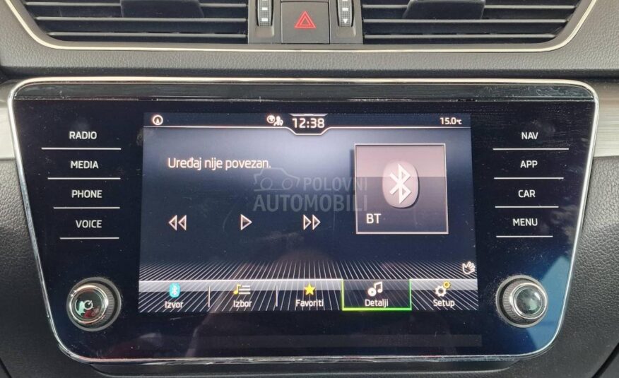 Škoda Superb 2.0 TDI DSG R kamera