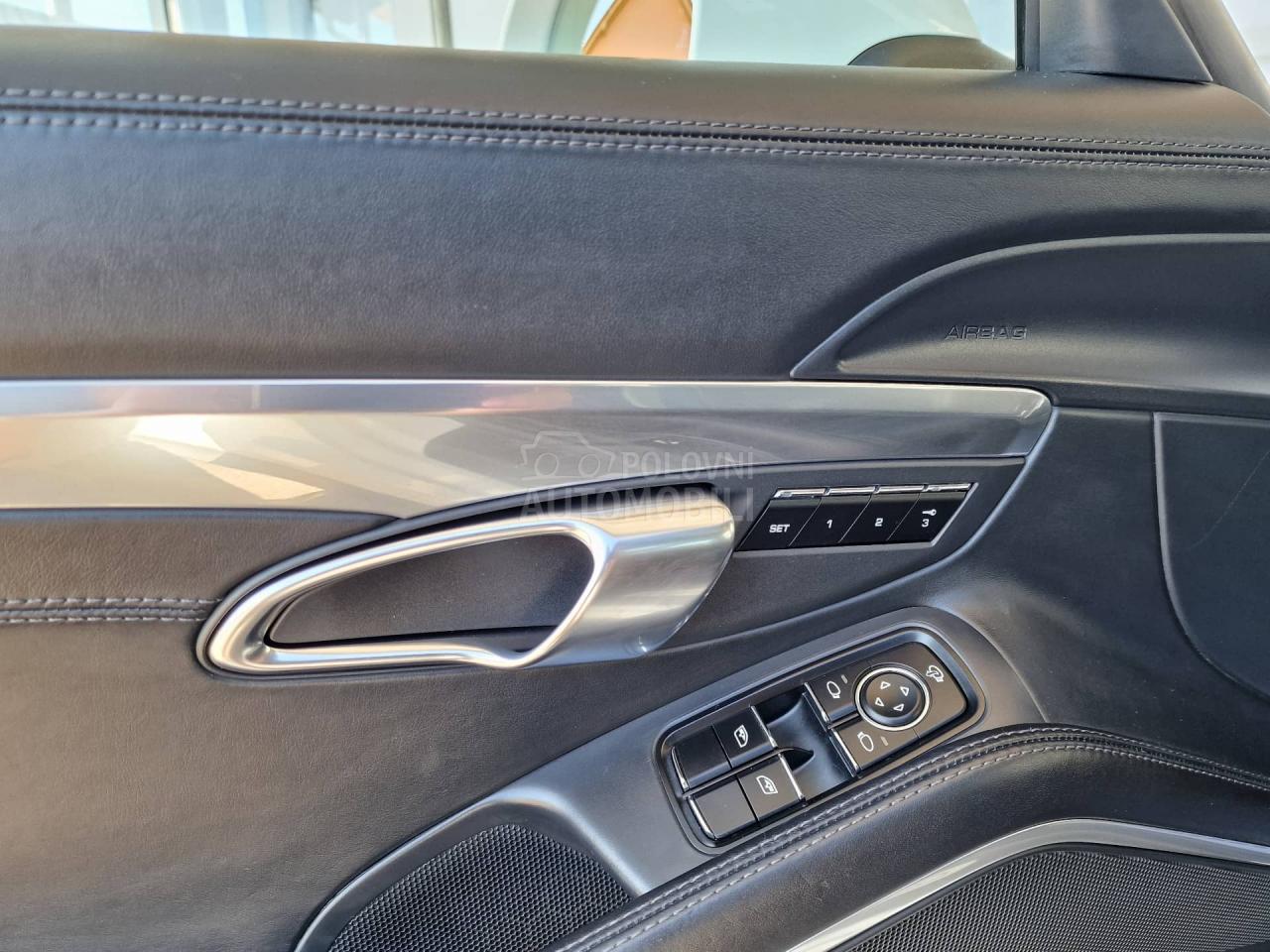 Porsche 911 Carrera 4