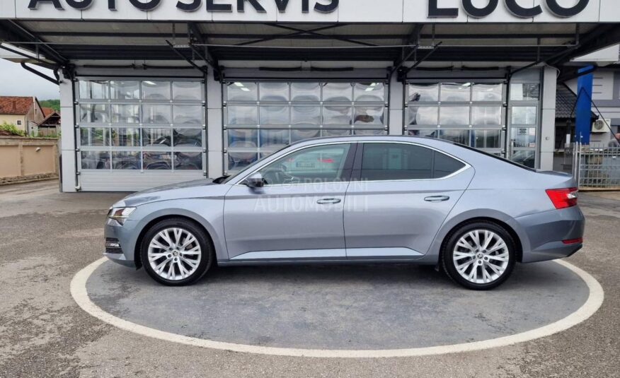 Škoda Superb 2.0 TDI DSG R kamera
