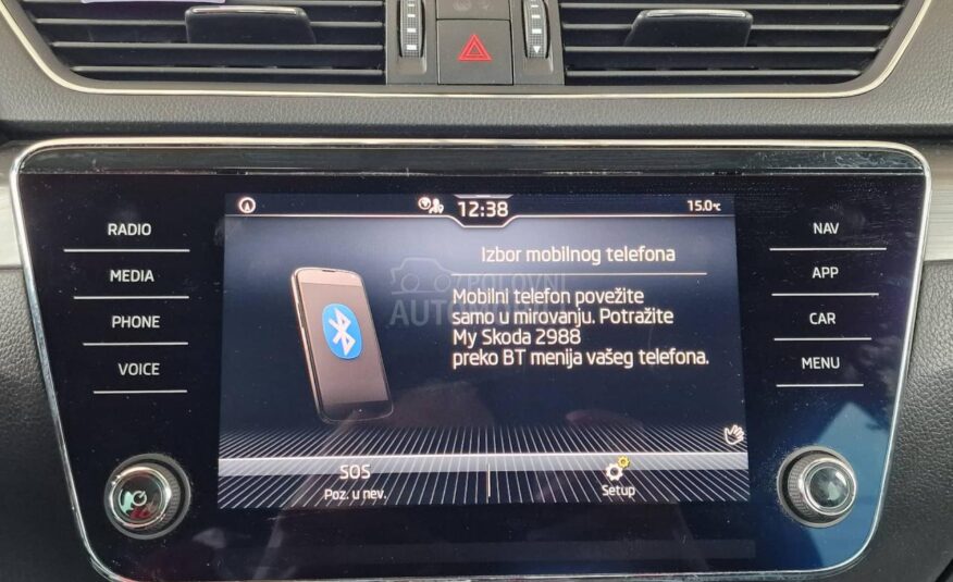 Škoda Superb 2.0 TDI DSG R kamera