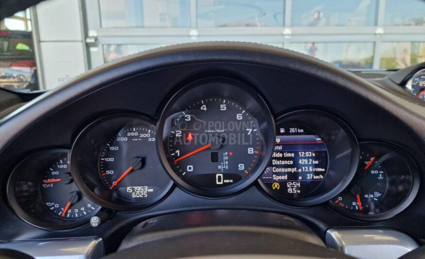 Porsche 911 Carrera 4