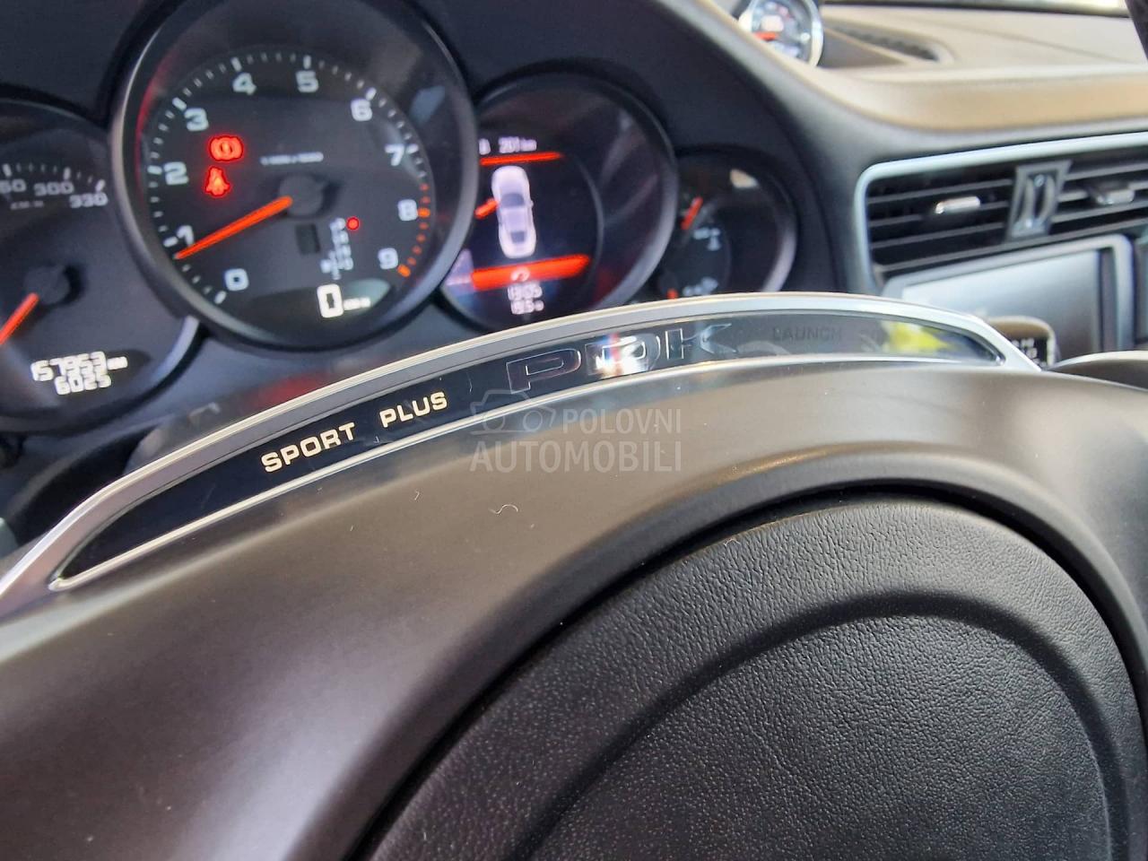 Porsche 911 Carrera 4