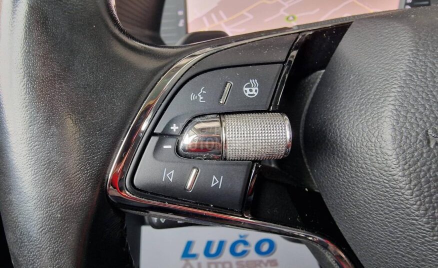 Škoda Superb 2.0 TDI DSG R kamera