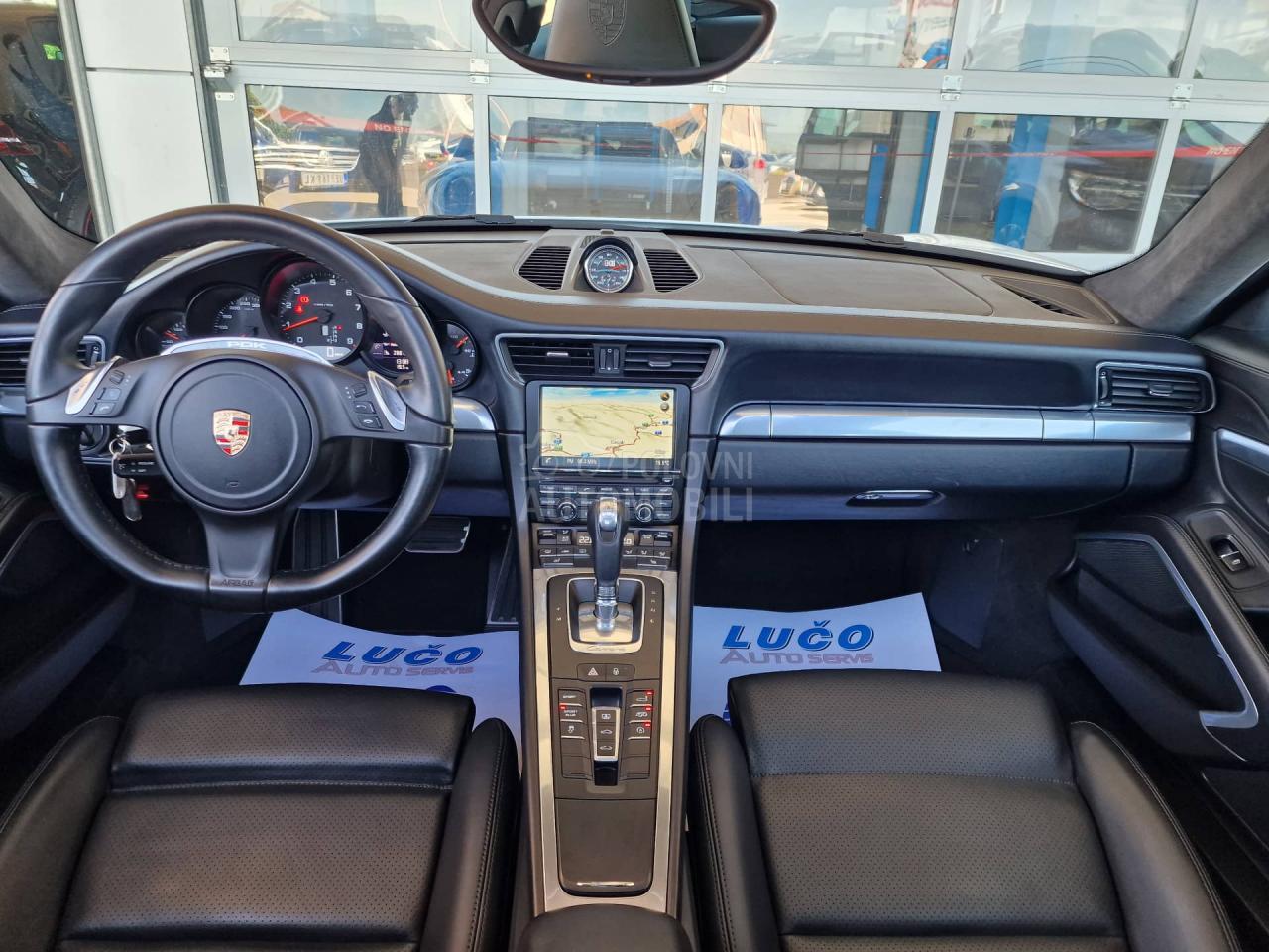 Porsche 911 Carrera 4