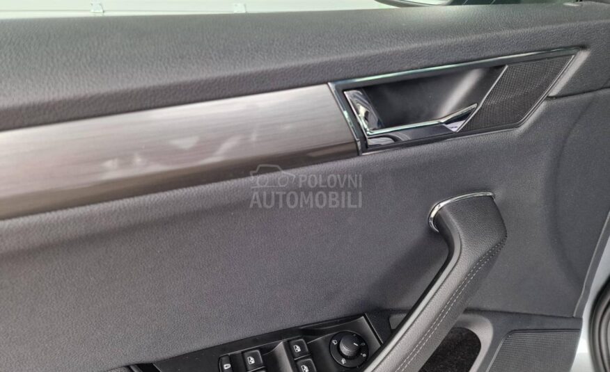 Škoda Superb 2.0 TDI DSG R kamera