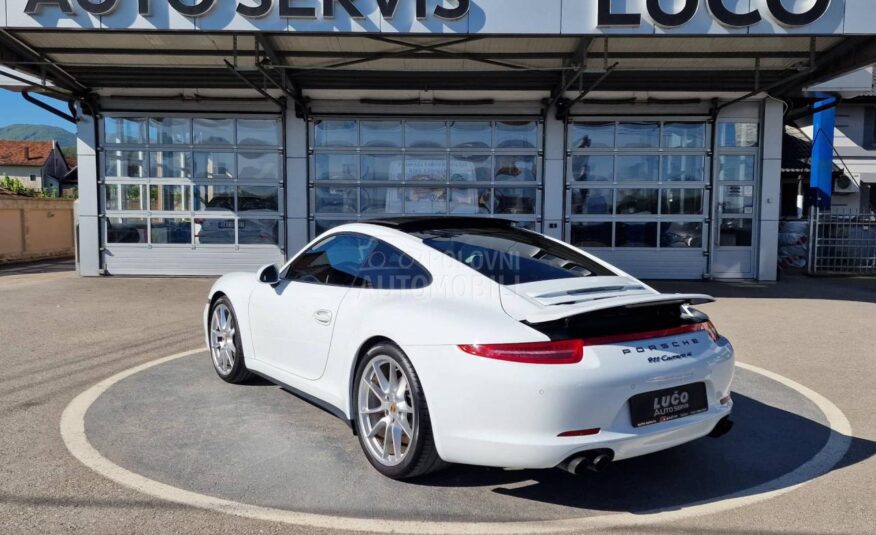 Porsche 911 Carrera 4