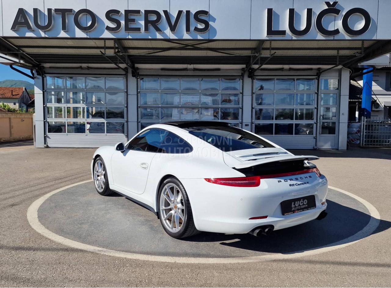 Porsche 911 Carrera 4