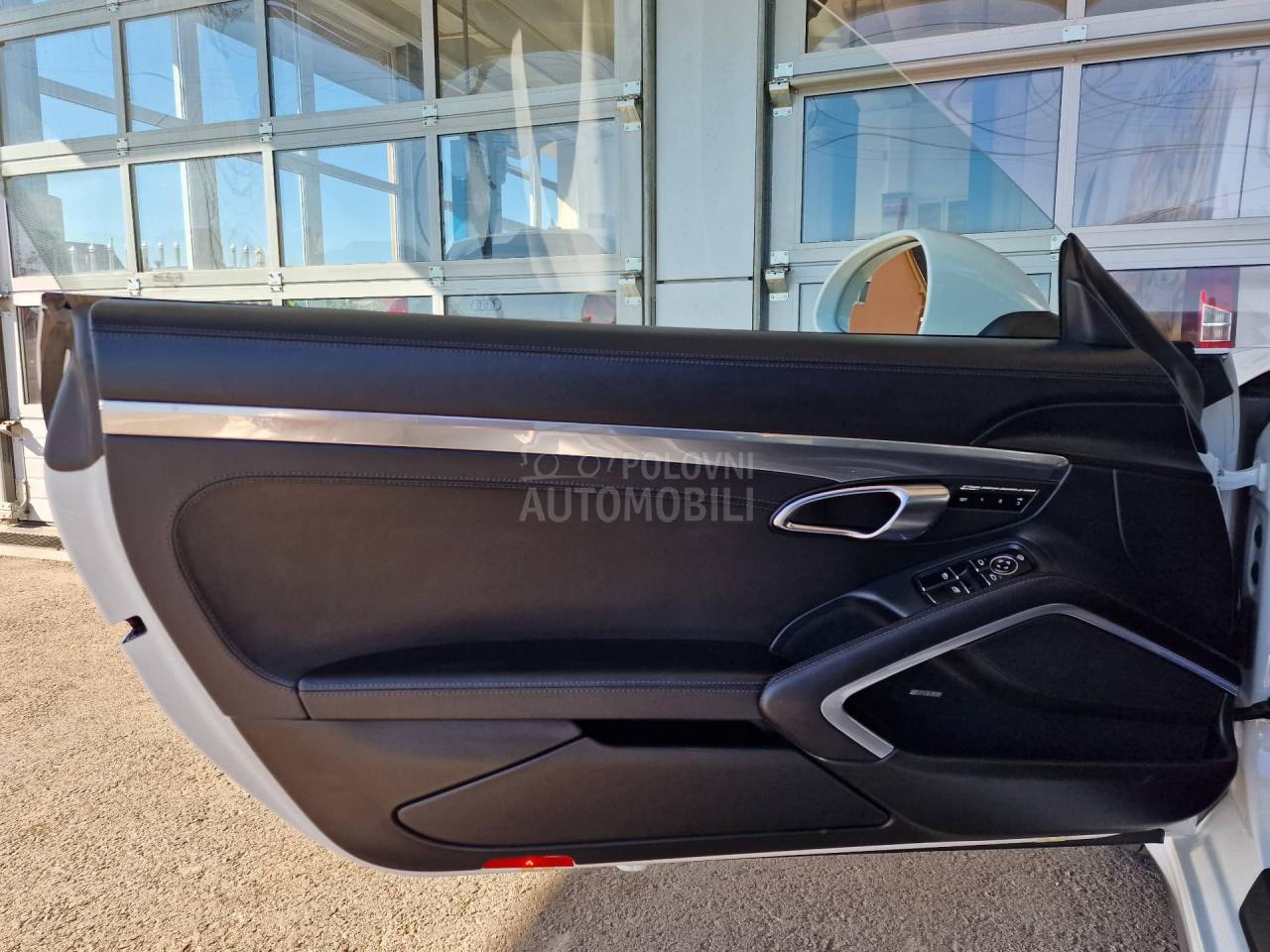 Porsche 911 Carrera 4