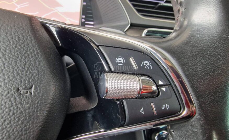 Škoda Superb 2.0 TDI DSG R kamera