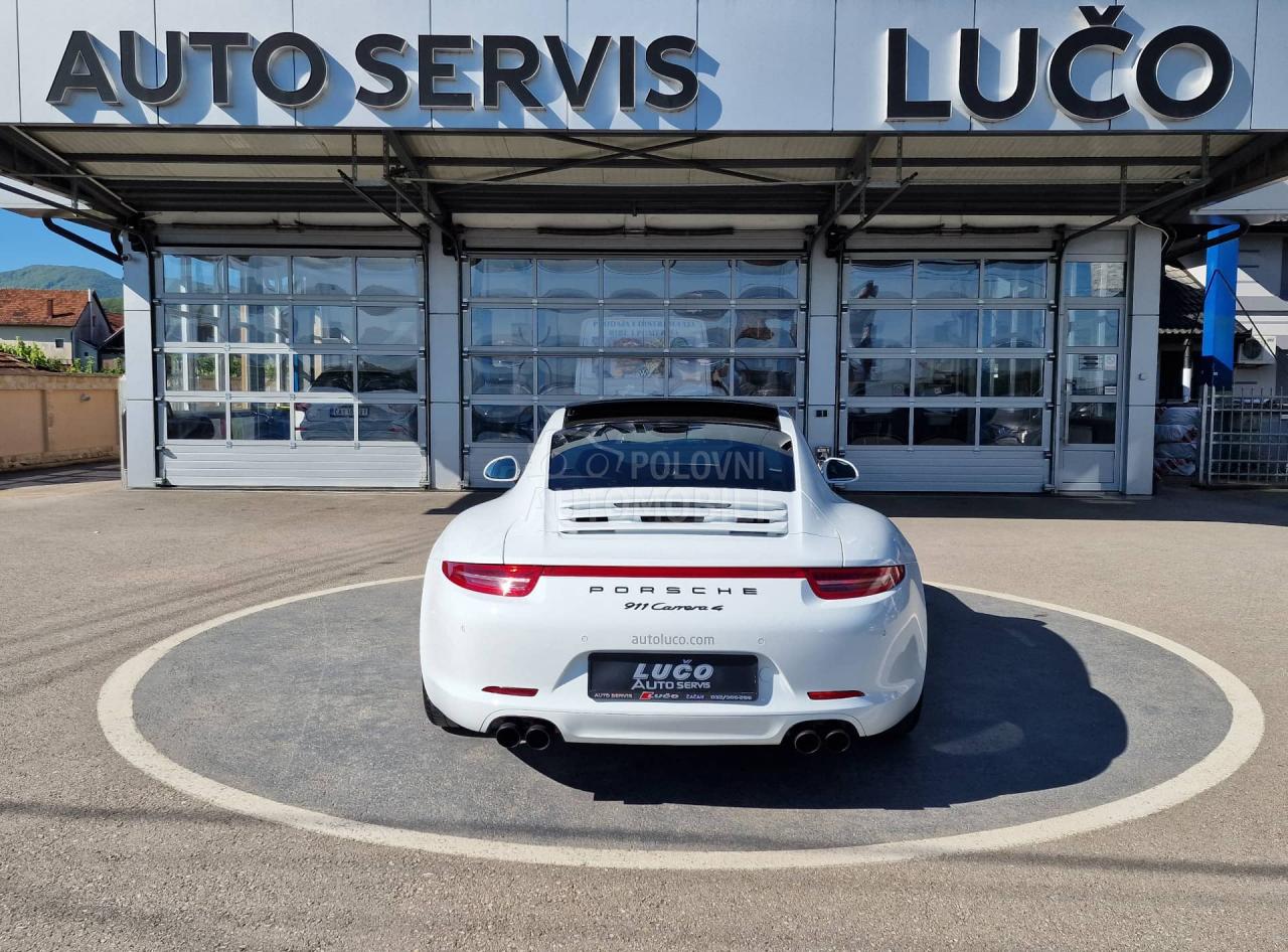 Porsche 911 Carrera 4