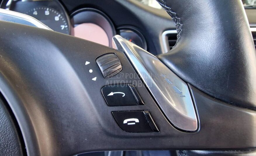Porsche 911 Carrera 4