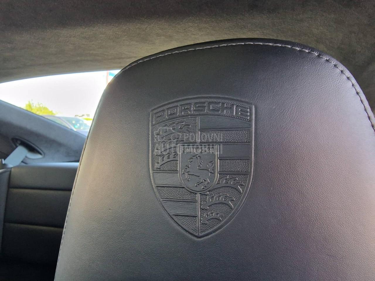 Porsche 911 Carrera 4