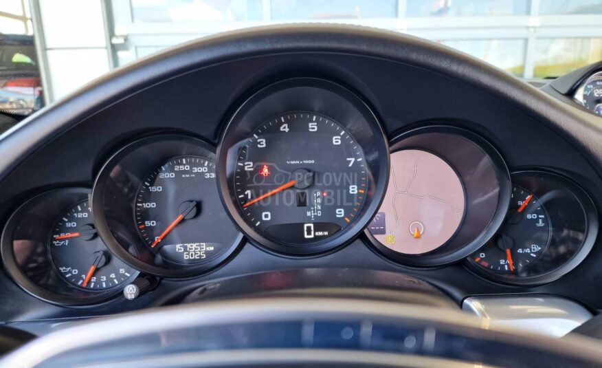 Porsche 911 Carrera 4